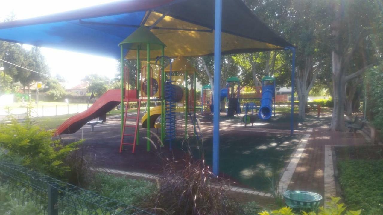 The Pearl Appartamento Yehud-Monosson Esterno foto